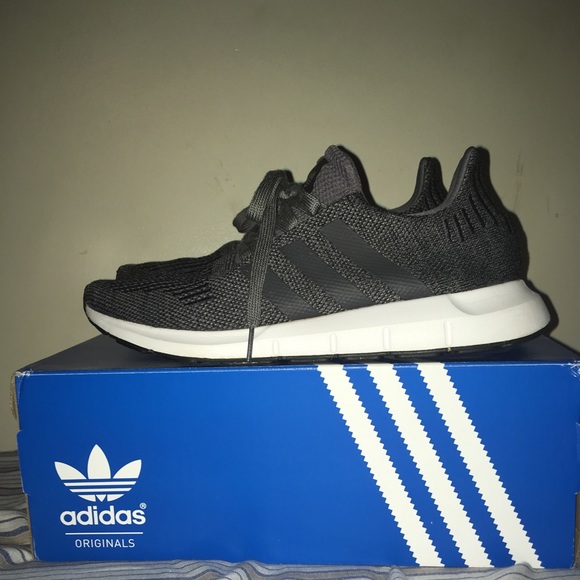 ADIDAS M SWIFT RUN - Picture 3 of 4